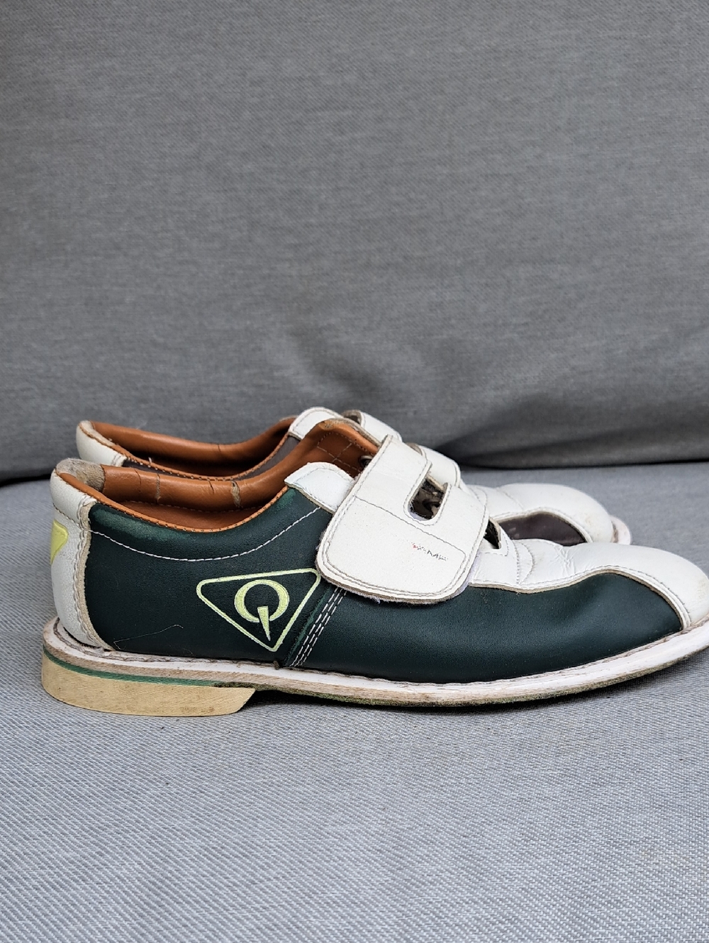 Mens 7.5 Or Womens 9 AMF Bowling Shoes Velcro